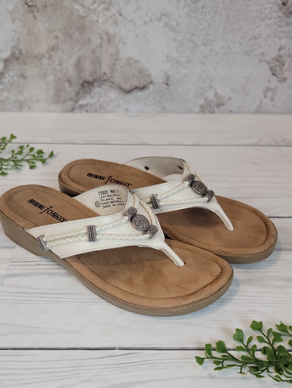 Minnetonka Silverthorne White Braided Thong Sandals - Women’s Flip Flops Size 7